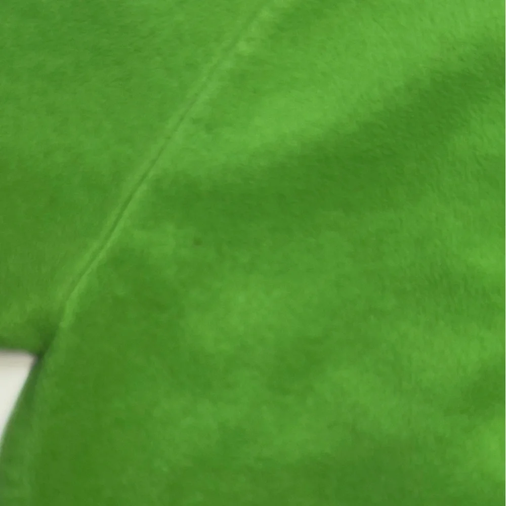 Columbia 2T Green Child’s Lightweight Hooded Jacket. Front pockets